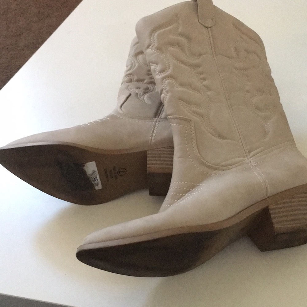 Soda Short Western Boots women